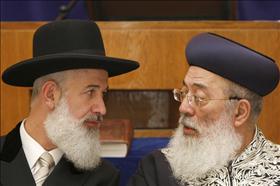 Chief Rabbis, Shlomo Amar and Yona Metzger at the Yeshurun ​​synagogue in Jerusalem. 18.07.2009. Photography: Abir Sultan, Flash 90