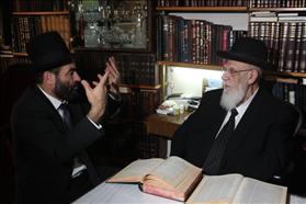 Member of the elder council of Shas and head of ''Porat Yosef'' Yeshiva Rabbi Shalom Cohen at his home in Jerusalem. 06-10-2011. Photo: Kobi Gidon/Flash 90