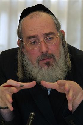 Former MK, Israel Eichler of United Torah Judaism. 03.11.2003. Photo: Flash 90 