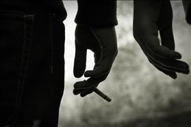 Youth smoking, credit: karosieben, source: Pixabay