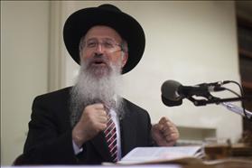 The Sephardic Rabbi Avraham Yosef at his father, Rabbi Ovadia Yosef's class in Jerusalem. Photo: Yonatan Sindel/Flash90